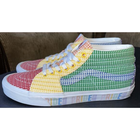 VANS Mens 11 Classic Sk8-Mid PRIDE LGBTQ+ Rainbow Skate Colorblock Sneaker NEW - Picture 1 of 10